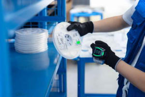 小型軽量のウェアラブルバーコードリーダ